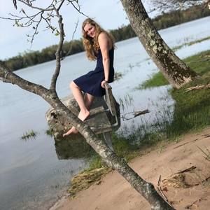 Meet your Posher, Brooke
